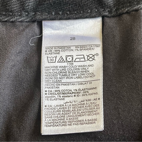 Old Navy Women’s High-Waisted OG Straight Black Jeans Plus Size 28 Mom Denim - Picture 11 of 11